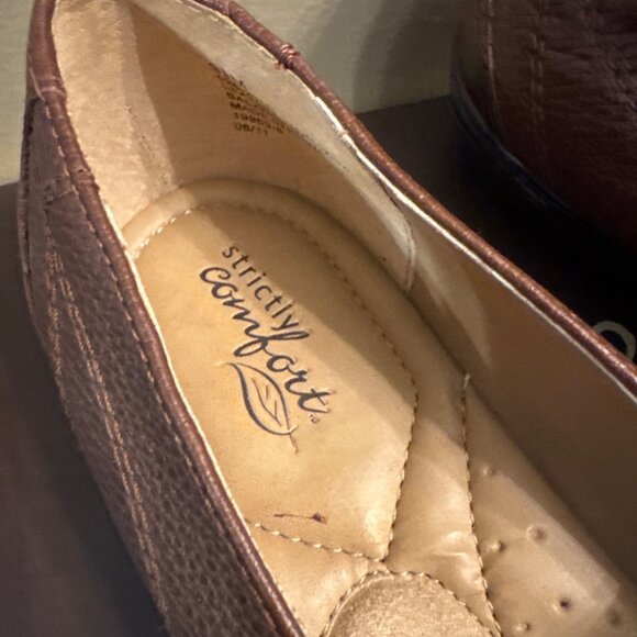 Strictly Comfort Brown Leather Loafers 9.5 NEW - Picture 3 of 5